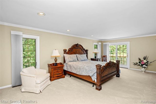 31223 Country Ridge Circle, Farmington Hills, MI 48331