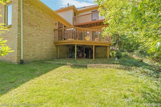 31223 Country Ridge Circle, Farmington Hills, MI 48331