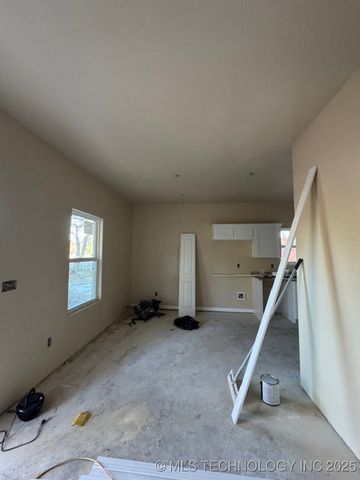 503 S Dogwood Street, Muldrow, OK 74948