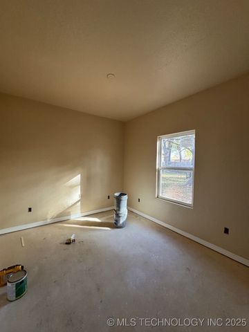 503 S Dogwood Street, Muldrow, OK 74948