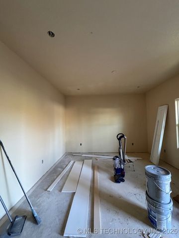 503 S Dogwood Street, Muldrow, OK 74948