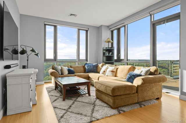 701 Ridge Hill Boulevard PHF, Yonkers, NY 10710