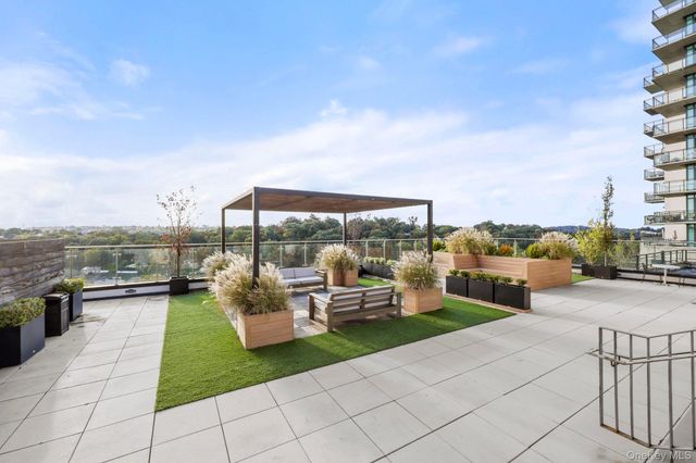 701 Ridge Hill Boulevard PHF, Yonkers, NY 10710