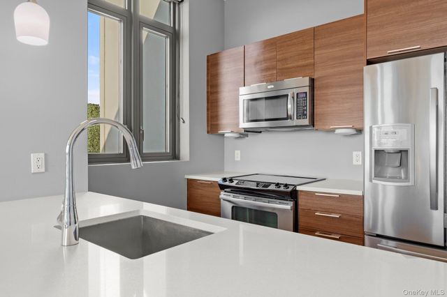 701 Ridge Hill Boulevard PHF, Yonkers, NY 10710