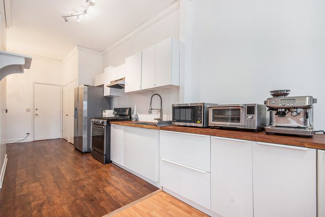 1008 Arbor Court, Mount Prospect, IL 60056