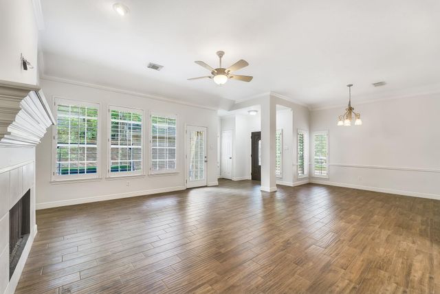 30 Vista Cove Circle, The Woodlands, TX 77381