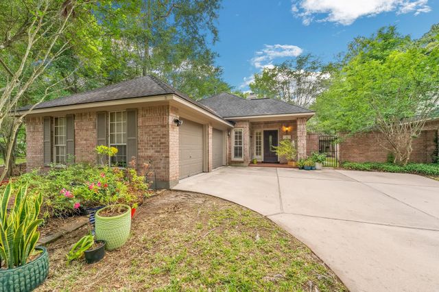 30 Vista Cove Circle, The Woodlands, TX 77381