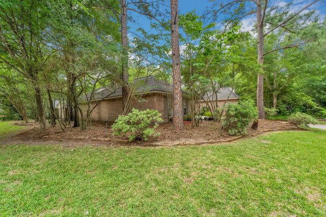 30 Vista Cove Circle, The Woodlands, TX 77381