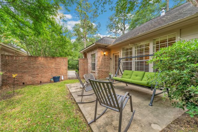 30 Vista Cove Circle, The Woodlands, TX 77381