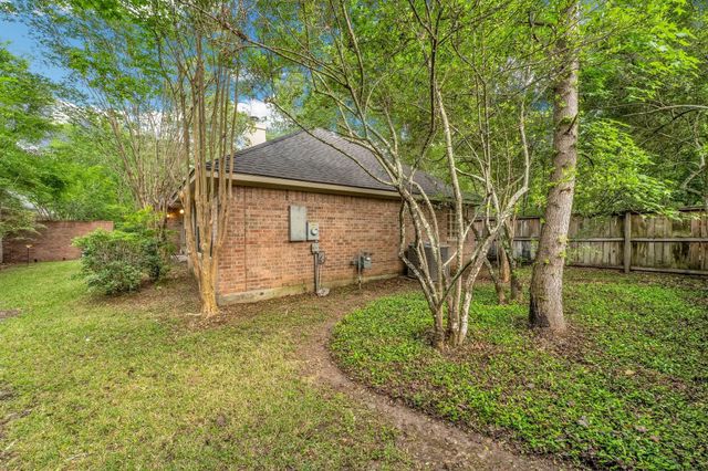 30 Vista Cove Circle, The Woodlands, TX 77381