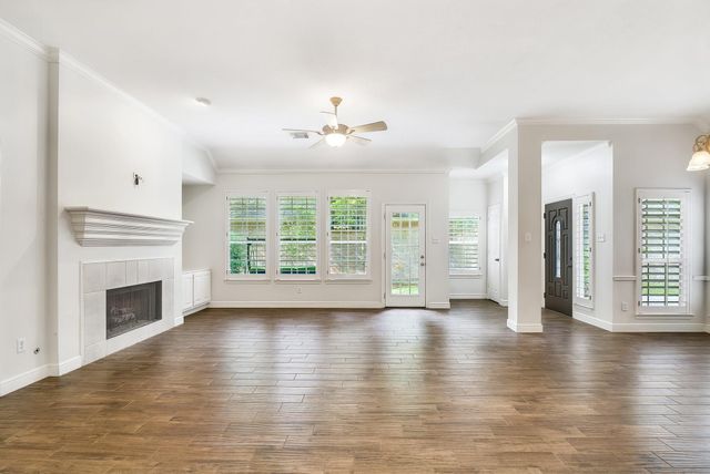 30 Vista Cove Circle, The Woodlands, TX 77381