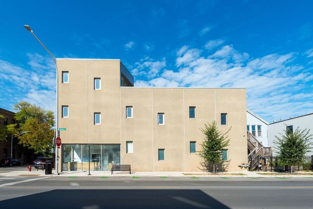2054 W Grand Avenue, Chicago, IL 60612