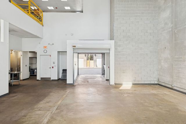 2054 W Grand Avenue, Chicago, IL 60612