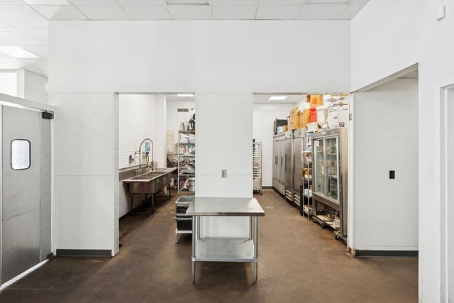 2054 W Grand Avenue, Chicago, IL 60612