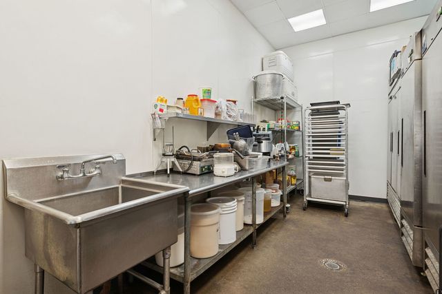 2054 W Grand Avenue, Chicago, IL 60612