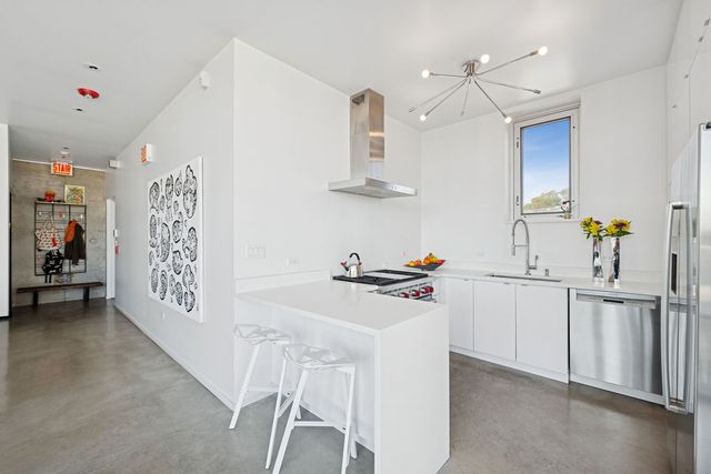 2054 W Grand Avenue, Chicago, IL 60612