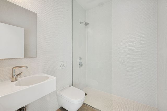2054 W Grand Avenue, Chicago, IL 60612