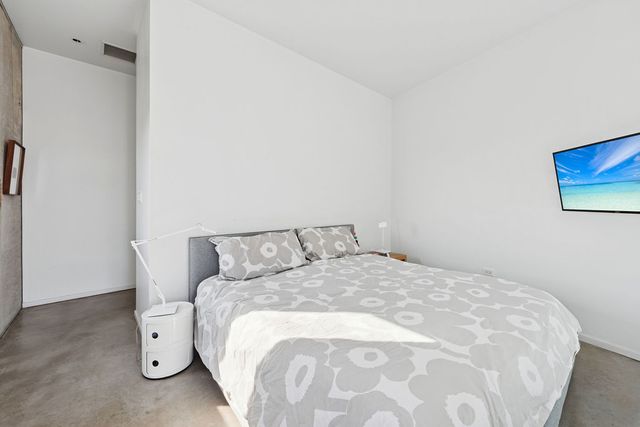 2054 W Grand Avenue, Chicago, IL 60612