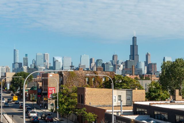 2054 W Grand Avenue, Chicago, IL 60612
