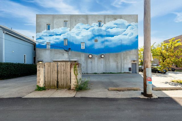 2054 W Grand Avenue, Chicago, IL 60612