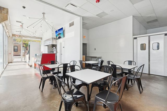 2054 W Grand Avenue, Chicago, IL 60612
