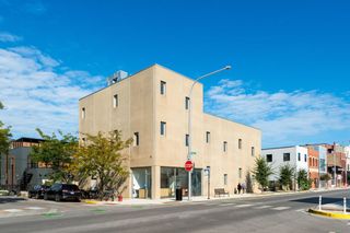 2054 W Grand Avenue, Chicago, IL 60612