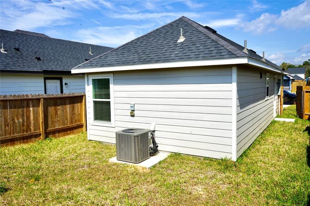 16790 N Marie Village Drive, Conroe, TX 77306
