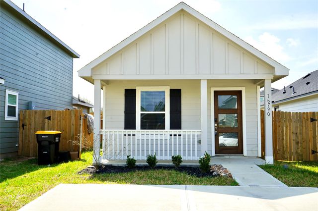 16790 N Marie Village Drive, Conroe, TX 77306