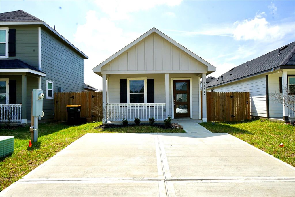 16790 N Marie Village Drive, Conroe, TX 77306