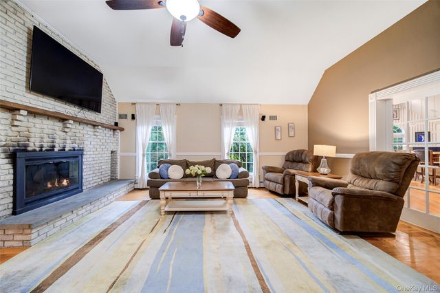 4 Fox Hollow Drive, Blooming Grove, NY 10914