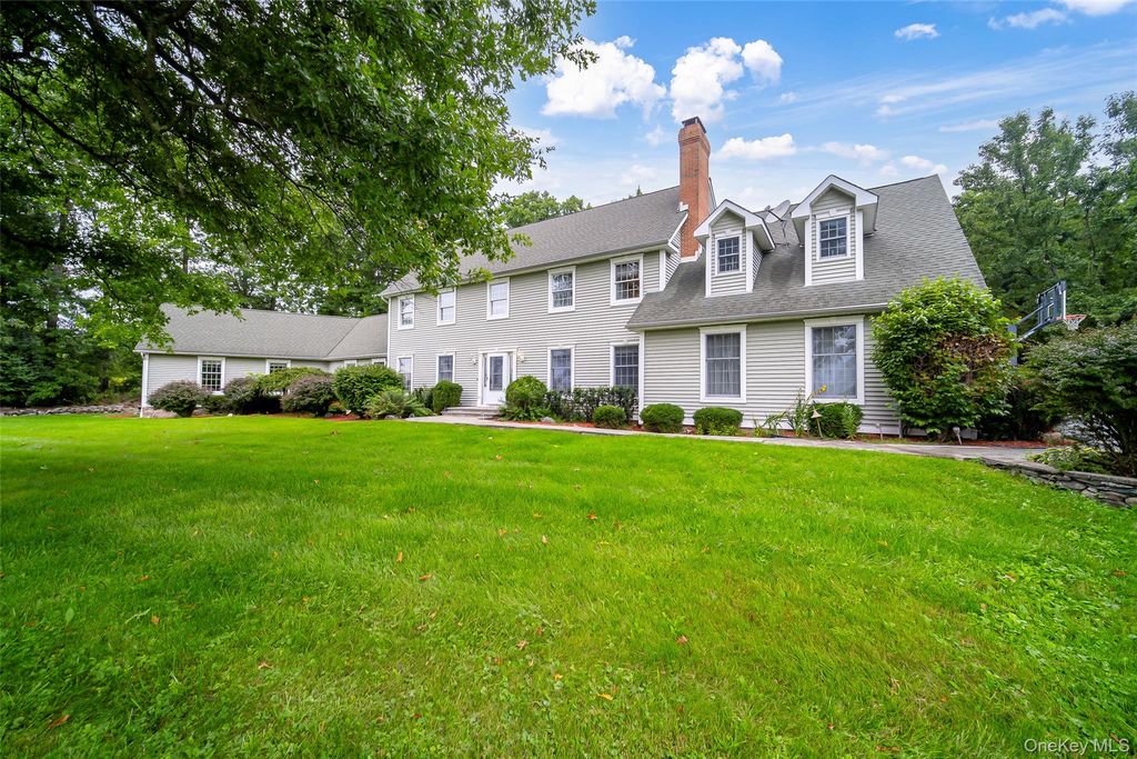 4 Fox Hollow Drive, Blooming Grove, NY 10914 — exterior