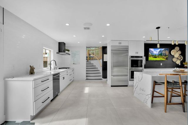 29 DEARBORN DR, Old Tappan, NJ 07675