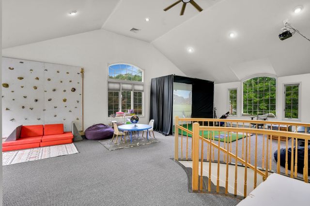 29 DEARBORN DR, Old Tappan, NJ 07675