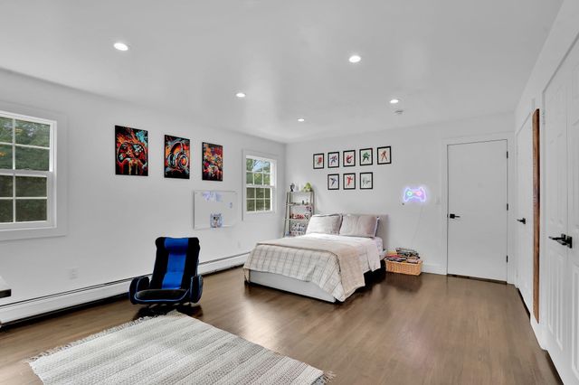 29 DEARBORN DR, Old Tappan, NJ 07675