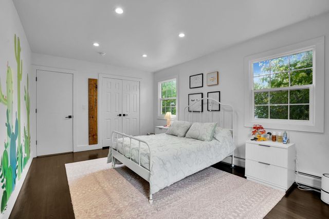 29 DEARBORN DR, Old Tappan, NJ 07675