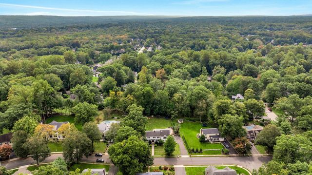 29 DEARBORN DR, Old Tappan, NJ 07675