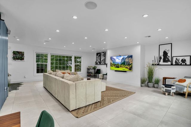 29 DEARBORN DR, Old Tappan, NJ 07675