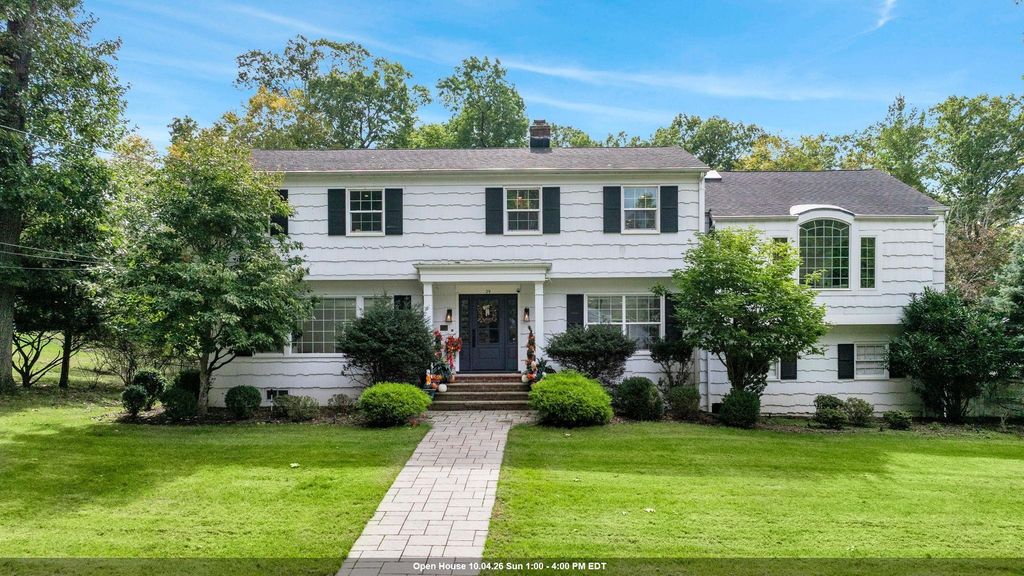 29 DEARBORN DR, Old Tappan, NJ 07675