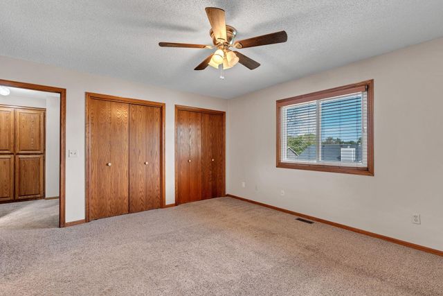 832 E Hawthorne Dr, Derby, KS 67037