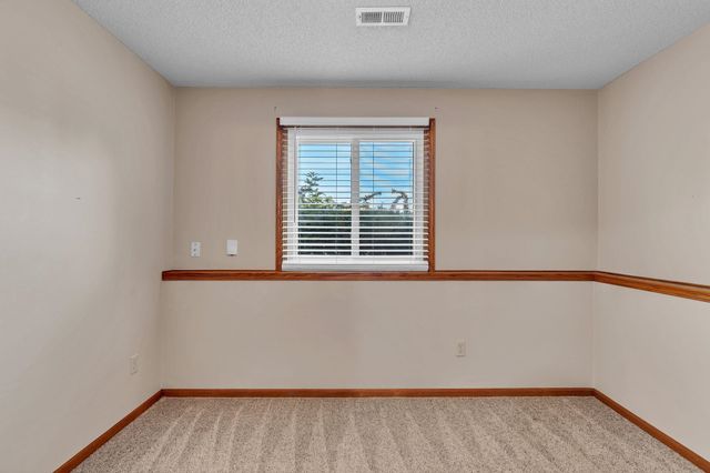 832 E Hawthorne Dr, Derby, KS 67037