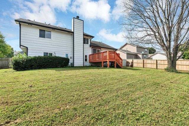 832 E Hawthorne Dr, Derby, KS 67037