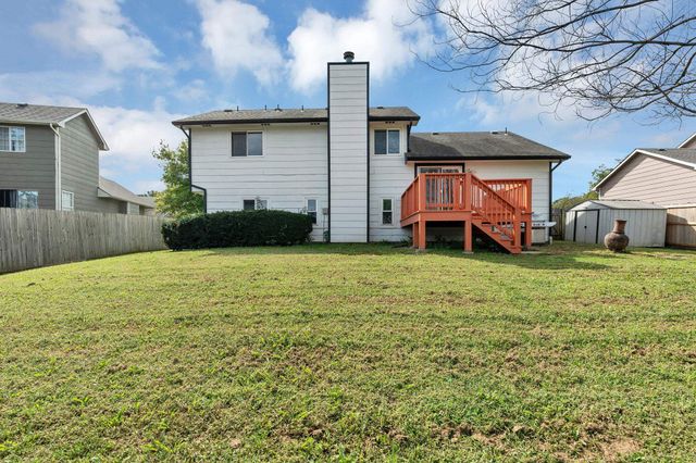 832 E Hawthorne Dr, Derby, KS 67037