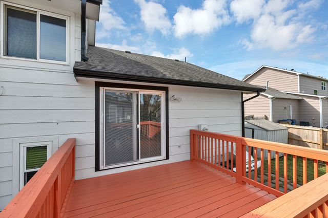 832 E Hawthorne Dr, Derby, KS 67037