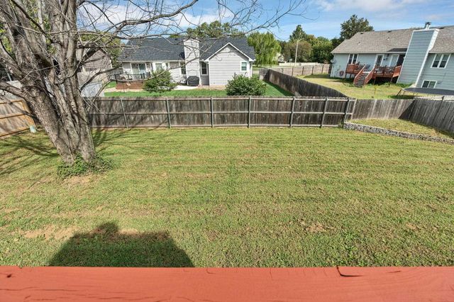 832 E Hawthorne Dr, Derby, KS 67037