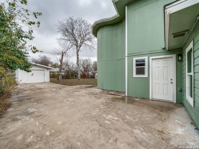 2207 Burnet, San Antonio, TX 78202