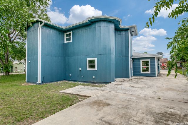 2207 Burnet, San Antonio, TX 78202