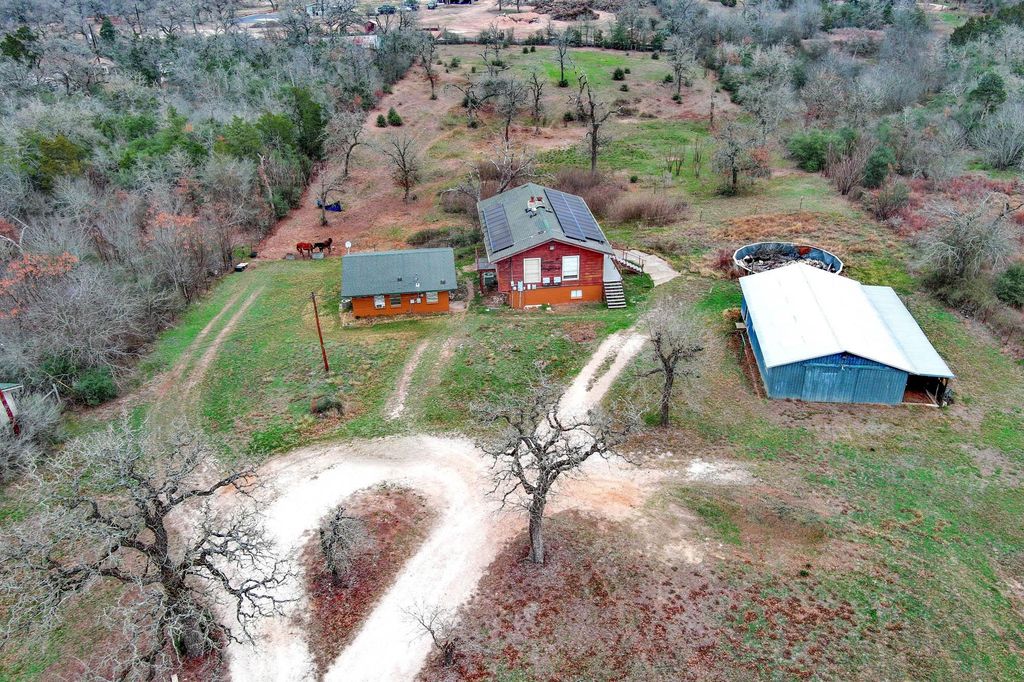 537 Leisure LN, Cedar Creek, TX 78612