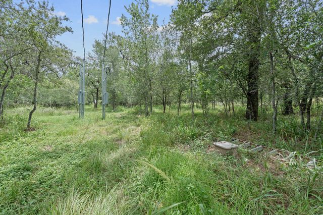 3597 Baker RD, Kingsbury, TX 78638
