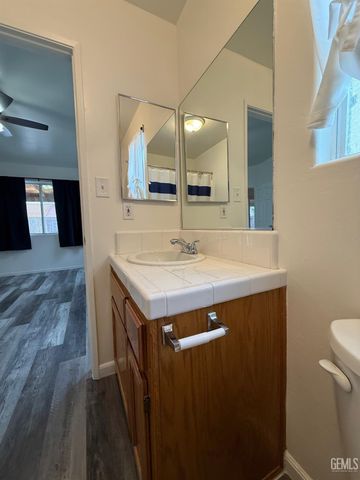 1305 Quartz Hill Road, Bakersfield, CA 93307