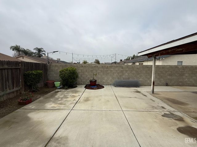 1305 Quartz Hill Road, Bakersfield, CA 93307